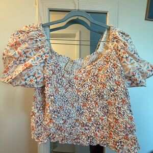 Anthropologie textured Floral / tile Puff Sleeve off shoulder top, great condtio